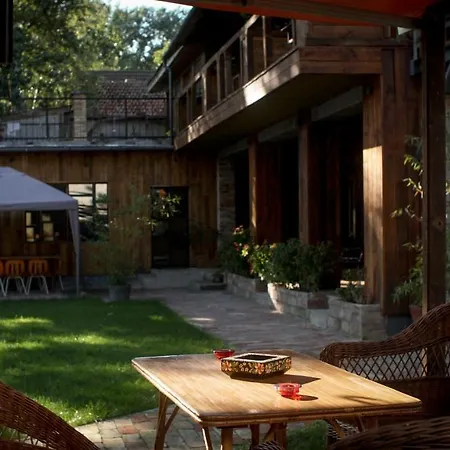 Homestay Sargarigo Elmenyhaz *