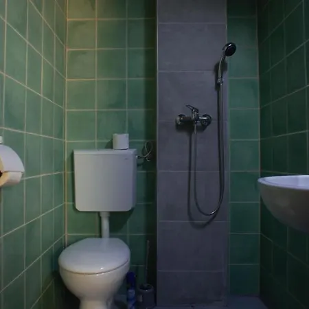 Sargarigo Elmenyhaz Segedyn